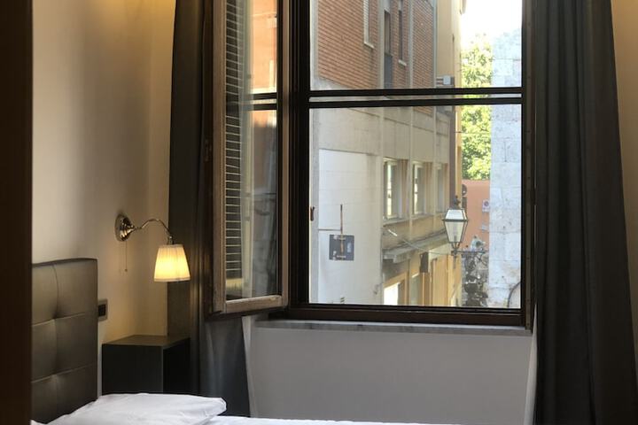 Room 20 of 46