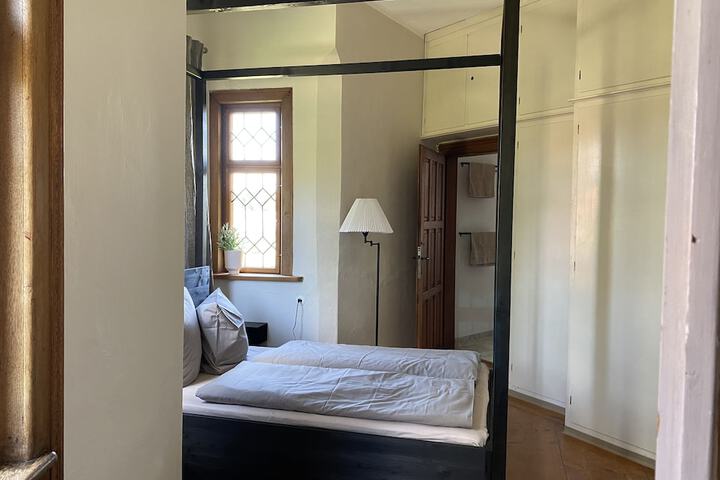 Room 7 of 101