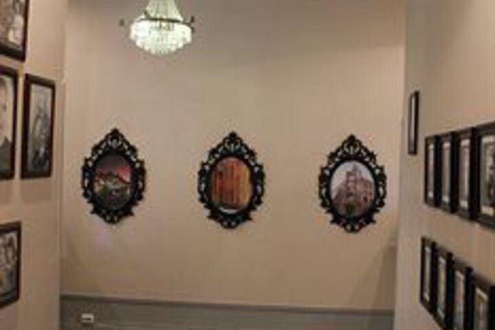 Ballroom/Hall 25 of 28