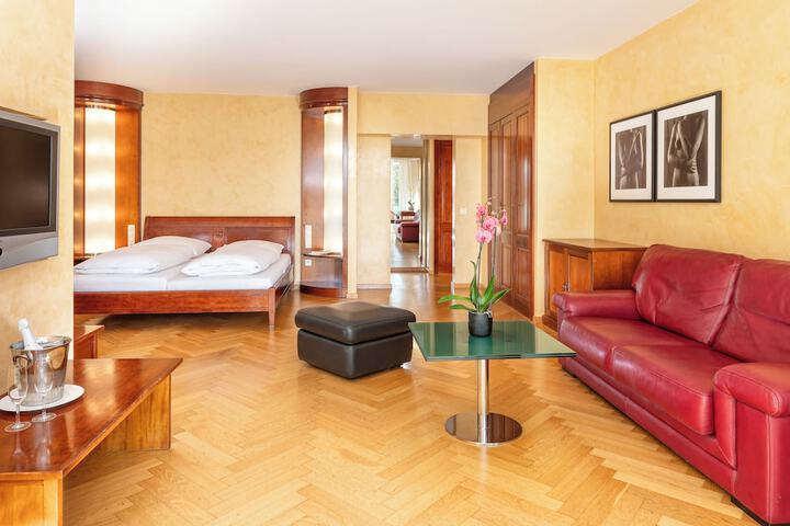 Room 17 of 119