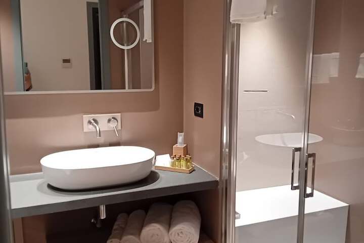 Room 15 of 58