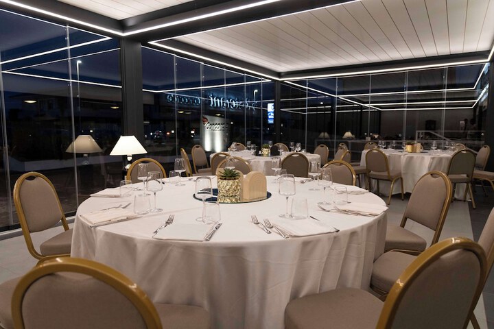 Dining 95 of 139