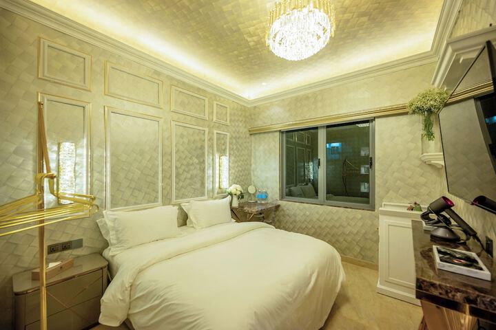 Room 51 of 285