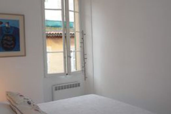Room 8 of 28