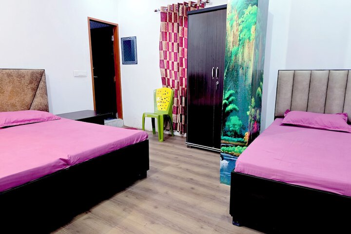 Room 6 of 7