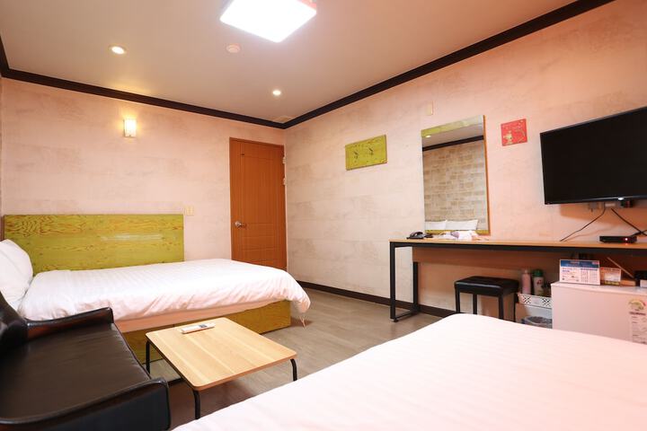 Room 19 of 51