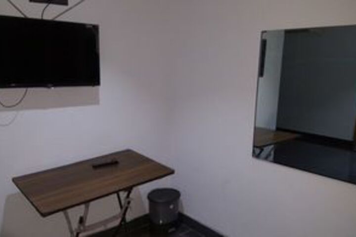 Room 6 of 22