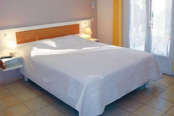 Room 3 of 33