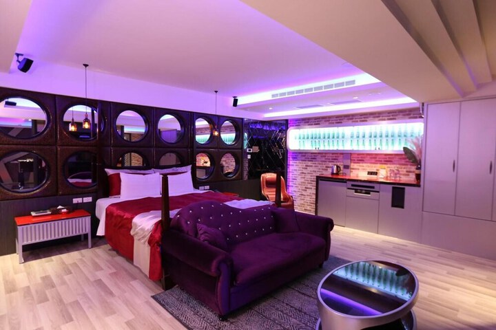 Room 26 of 70