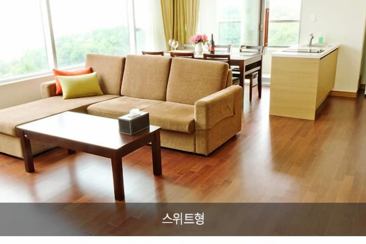 Room 14 of 22