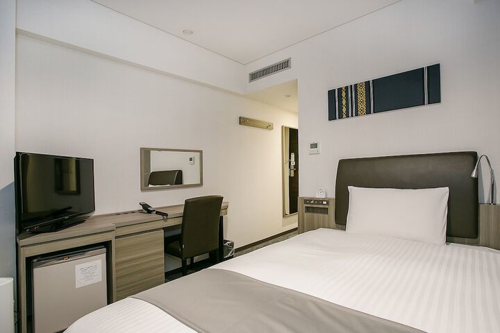 Room 14 of 64