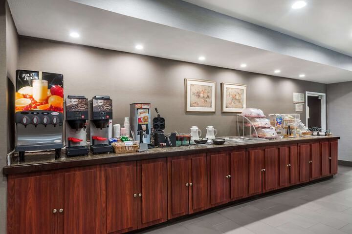 Breakfast area