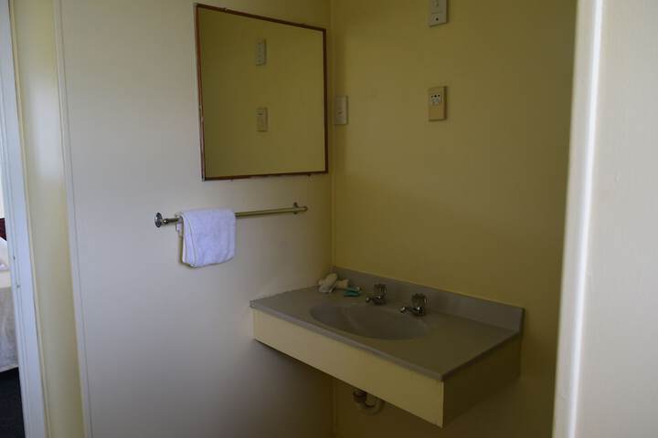 Room 51 of 79