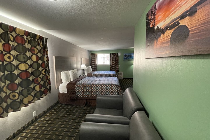 1 Queen Bed (56 of 56)