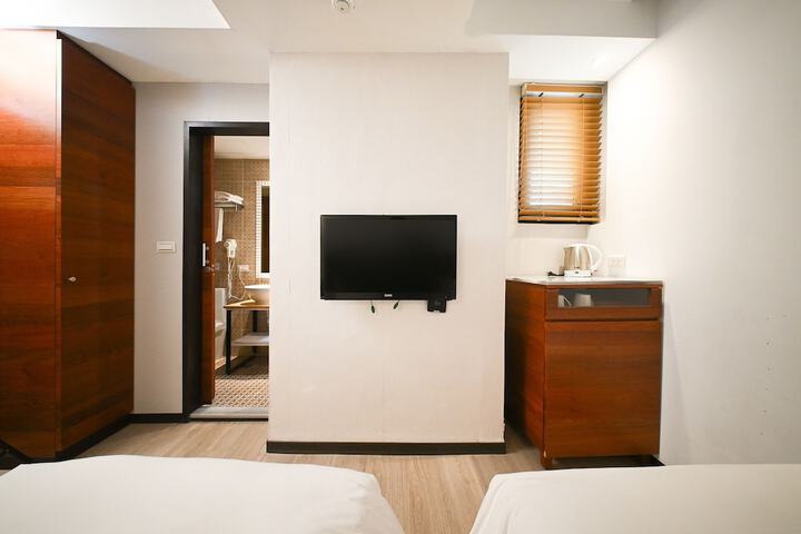 Room 16 of 75