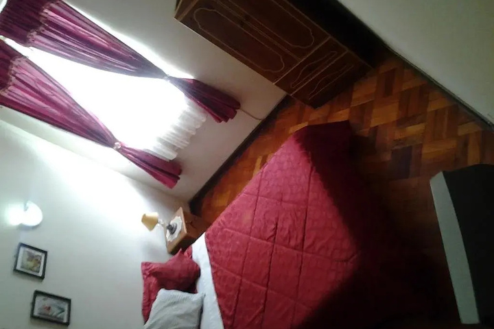 Room 3 of 9