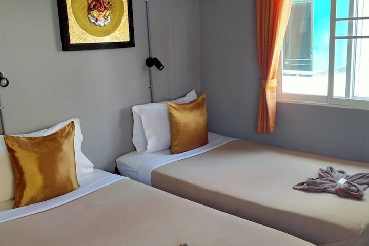 Room 11 of 35
