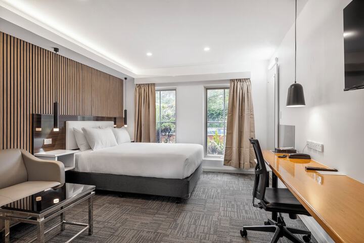 Room 6 of 55