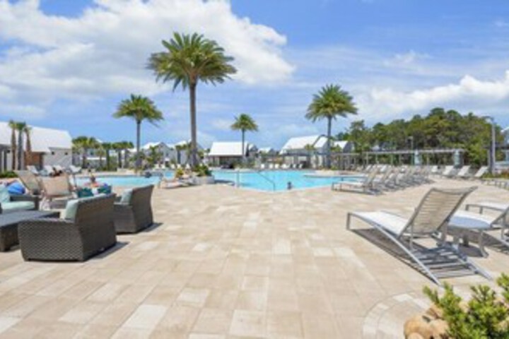 Sundeck 36 of 39