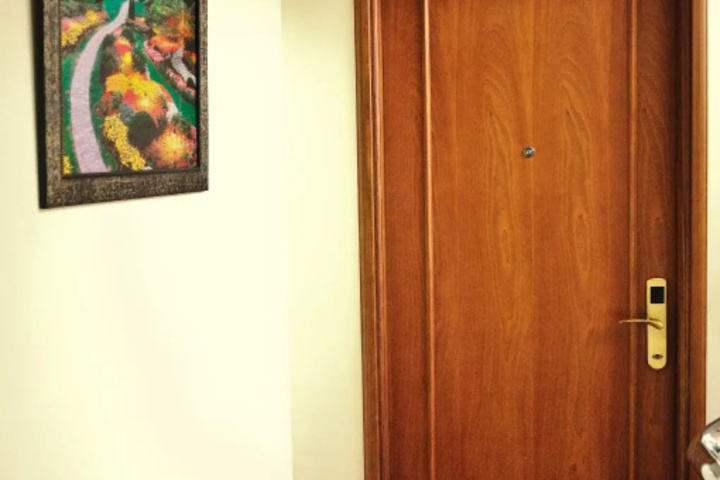 Room 11 of 19