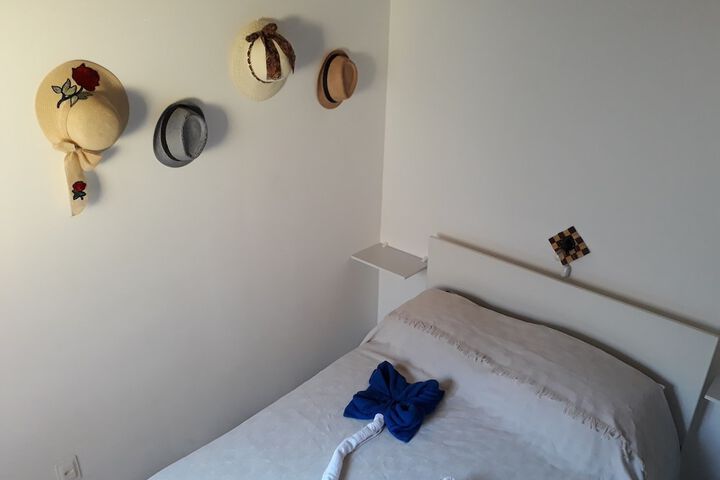 Room 10 of 22