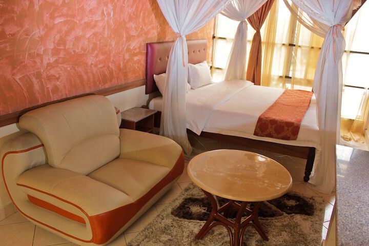 Room 16 of 26