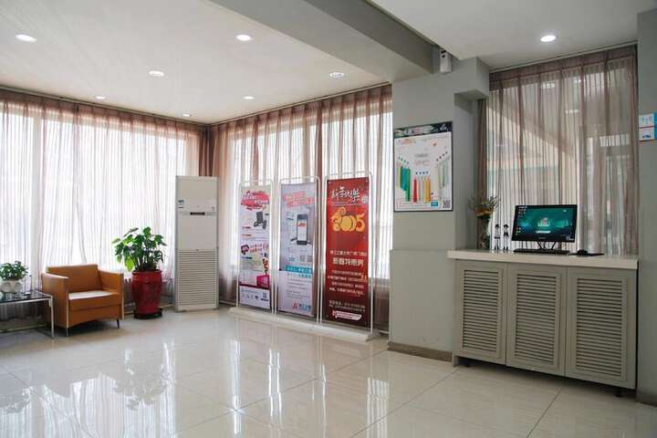 Entrance & Lobby