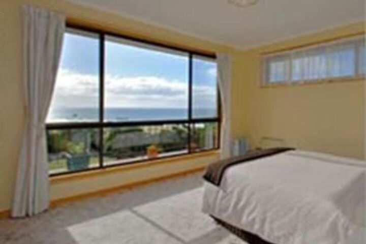 Room 4 of 33