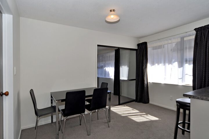 Room 21 of 34