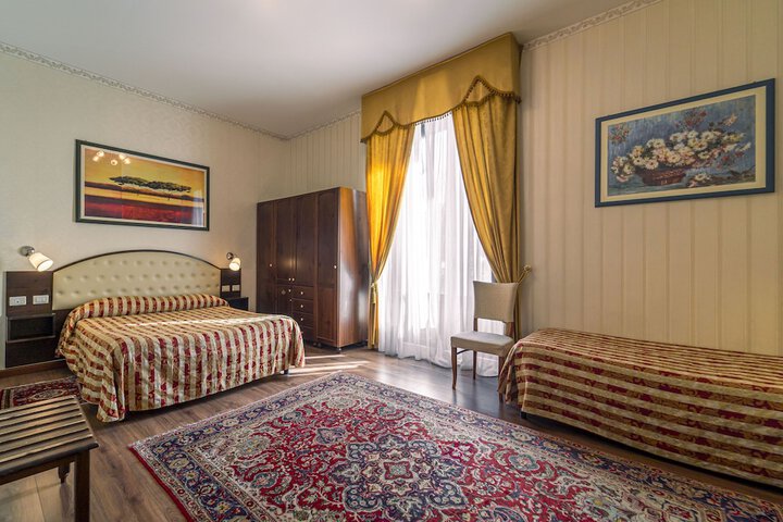 Room 3 of 60