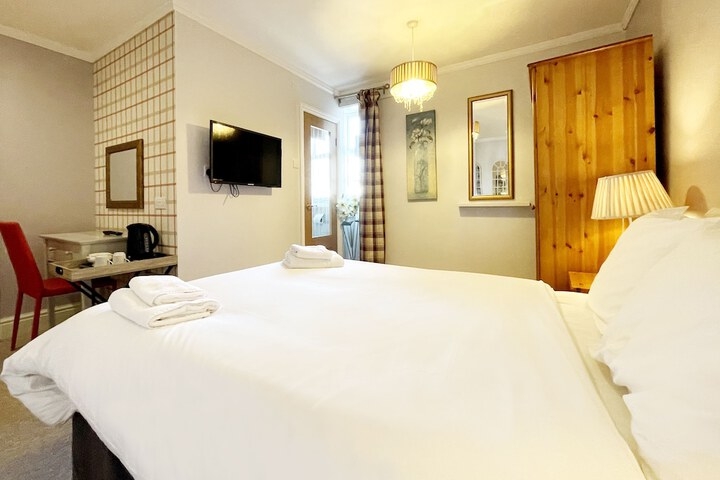 Room 28 of 51