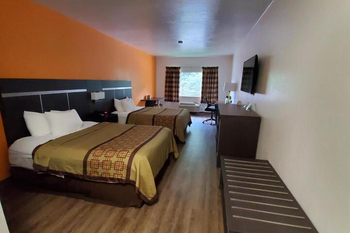 2 Queen Beds (6 of 14)