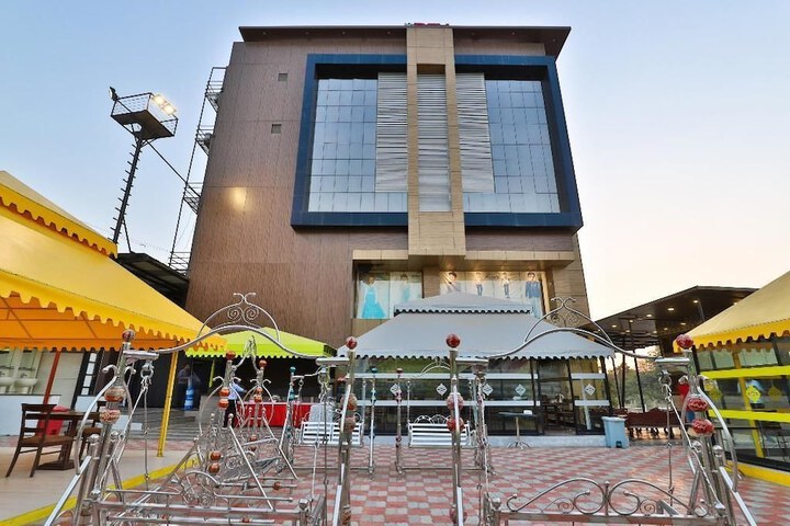 Hotel Exterior 53 of 53