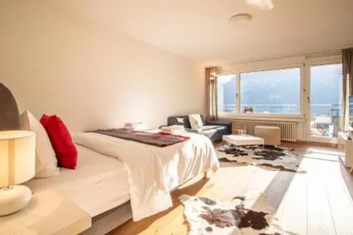 Room 4 of 14