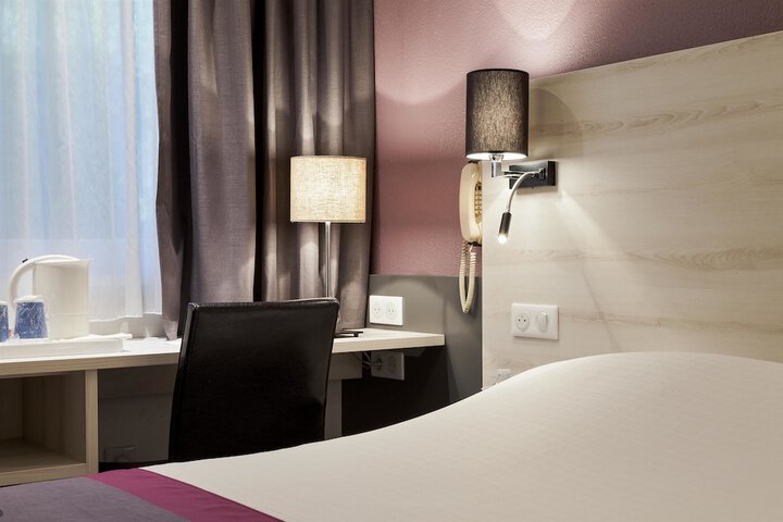Room 8 of 31