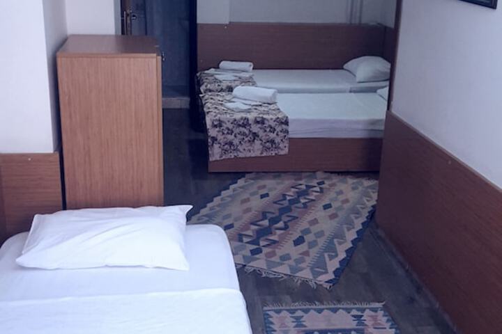 Room 25 of 72