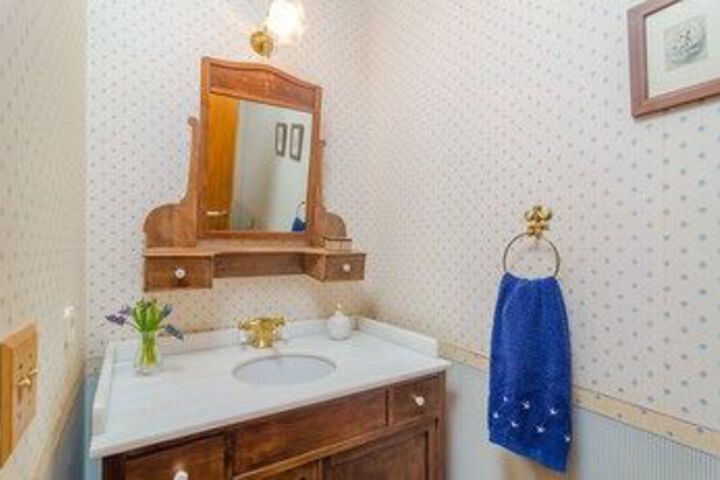 Room 4 of 39