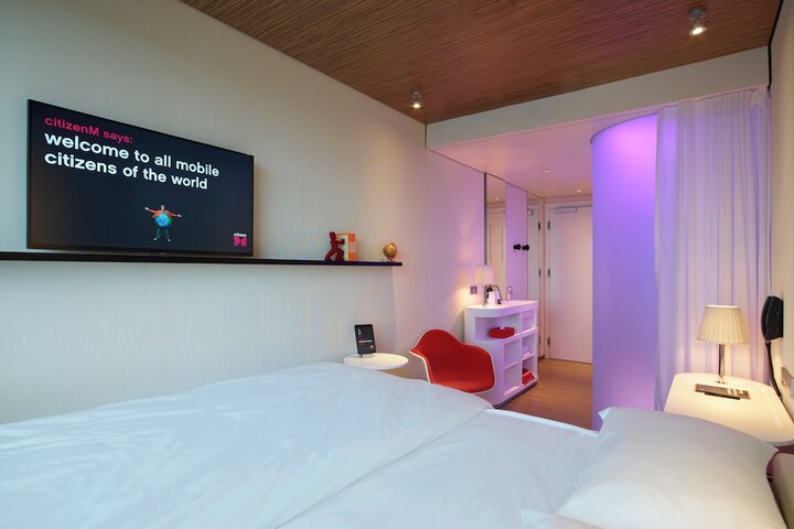 Room 15 of 60
