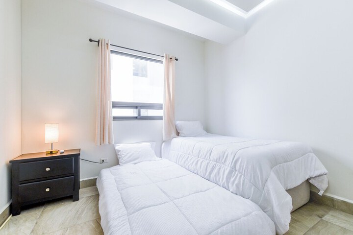 Room 37 of 254