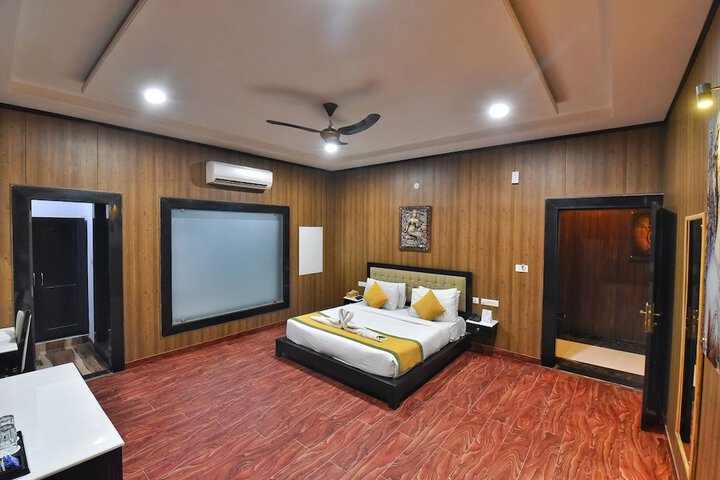 Room 12 of 68