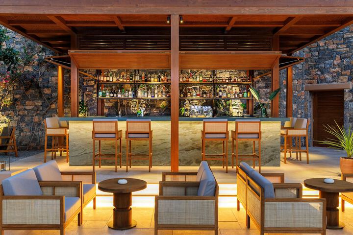 Lounge 215 of 241