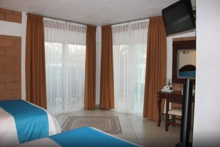 Room 3 of 65