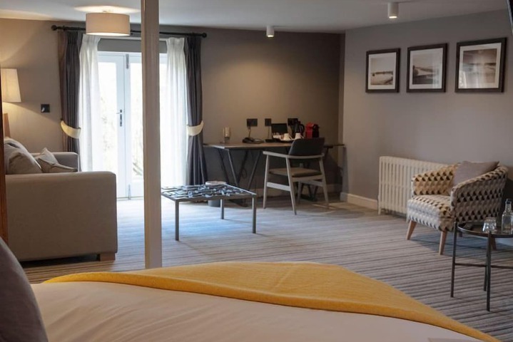Room 10 of 75