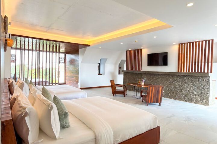 Room 28 of 63