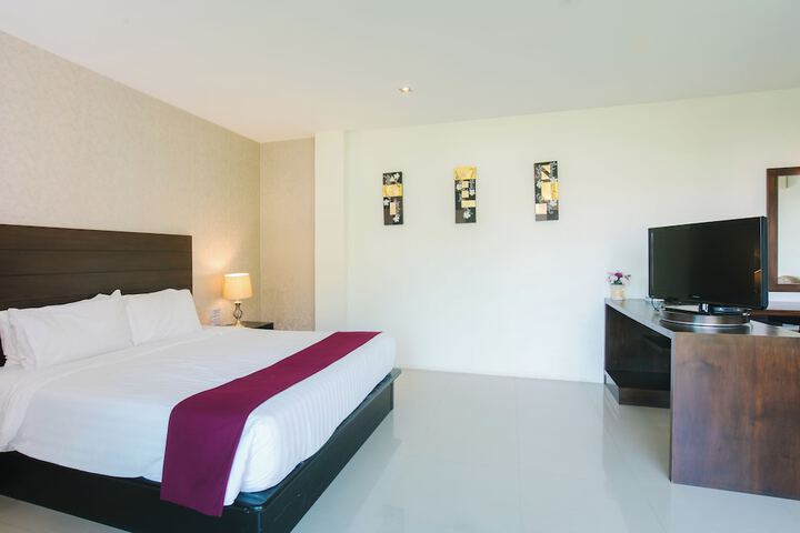 Room 12 of 65