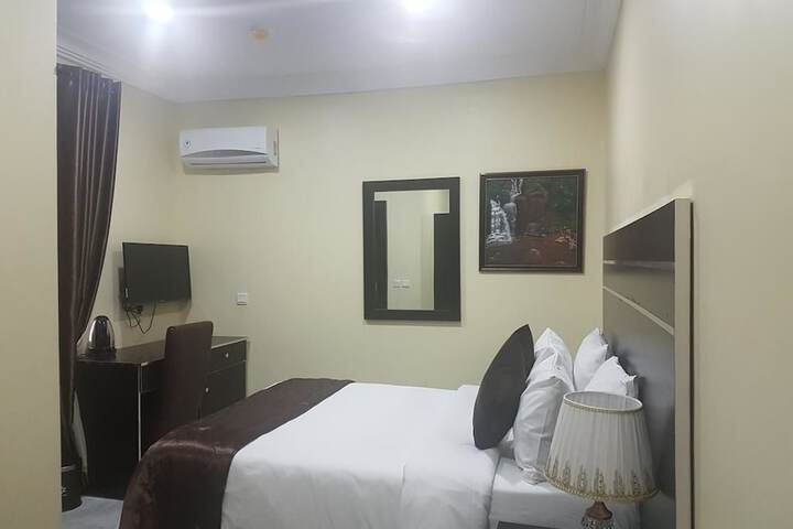 Room 6 of 20