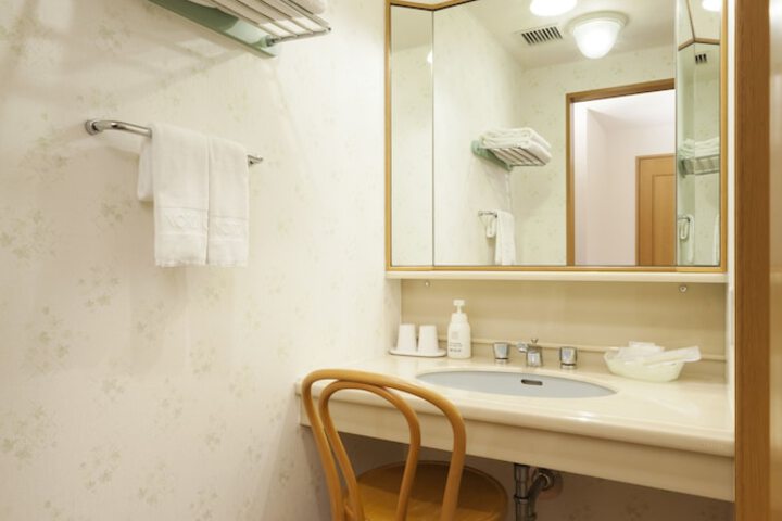 Room 25 of 58