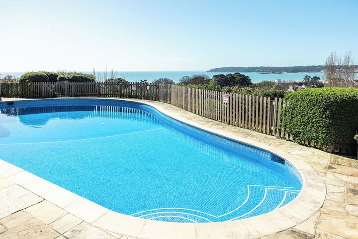 Pool Hotel