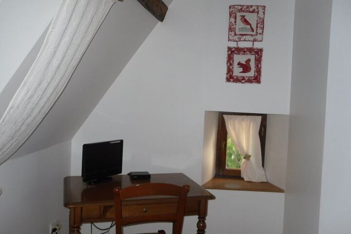 Room 6 of 19