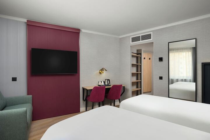 Room 21 of 42